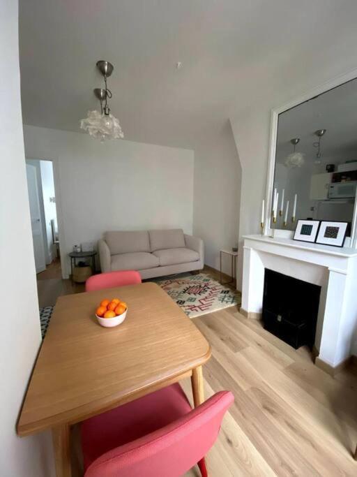 Modern Appartement W/ Tour Eiffel View In The 7Th Paris Luaran gambar